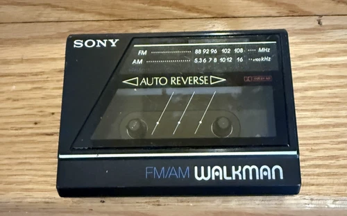 Authentic Vintage 1980's SONY WALKMAN --WORKS!!