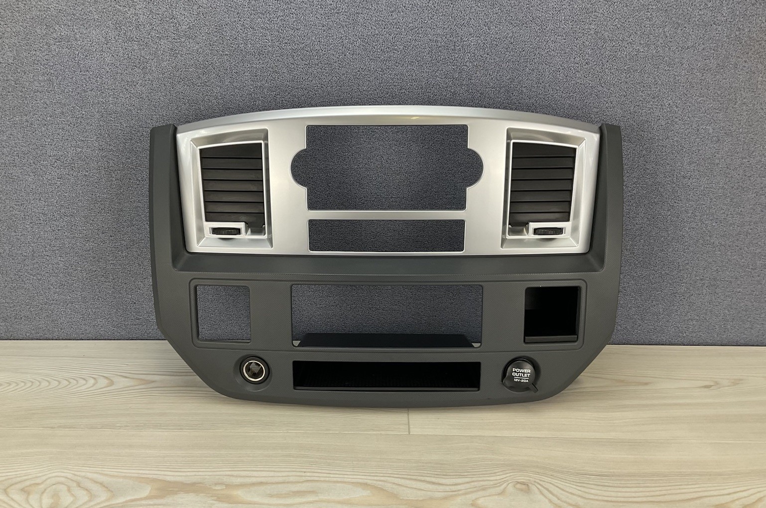 🔴2006-2008 Dodge Ram 1500 2500 Radio/Climate Control Bezel. OEM. Free Shipping!