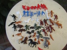 LOT FIGURINES VINTAGE - ROCHE AUX FEES lot 50 pièces