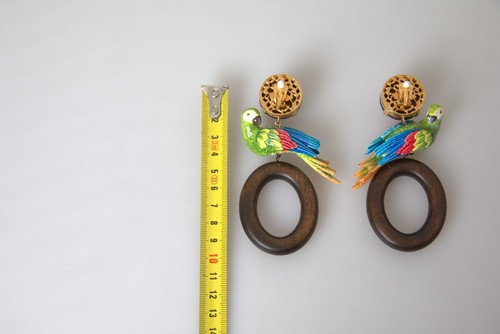 Orecchini DOLCE & GABBANA multicolore pappagallo legno ottone cristallo impreziosito 1570usd - Foto 5 di 7