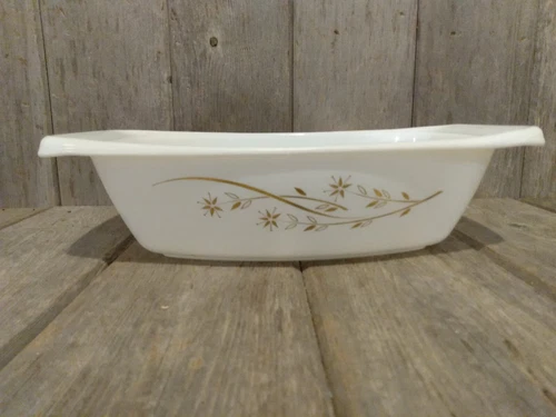 Vintage Pyrex Golden Honeysuckle Casserole dish 035 (no lid)