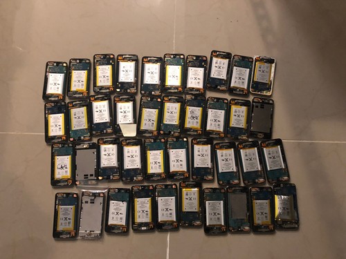 AS IS Lot of 40 Apple iPod Touch 4th Generation 8GB - For Parts A558