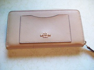 coach pebble leather wallet