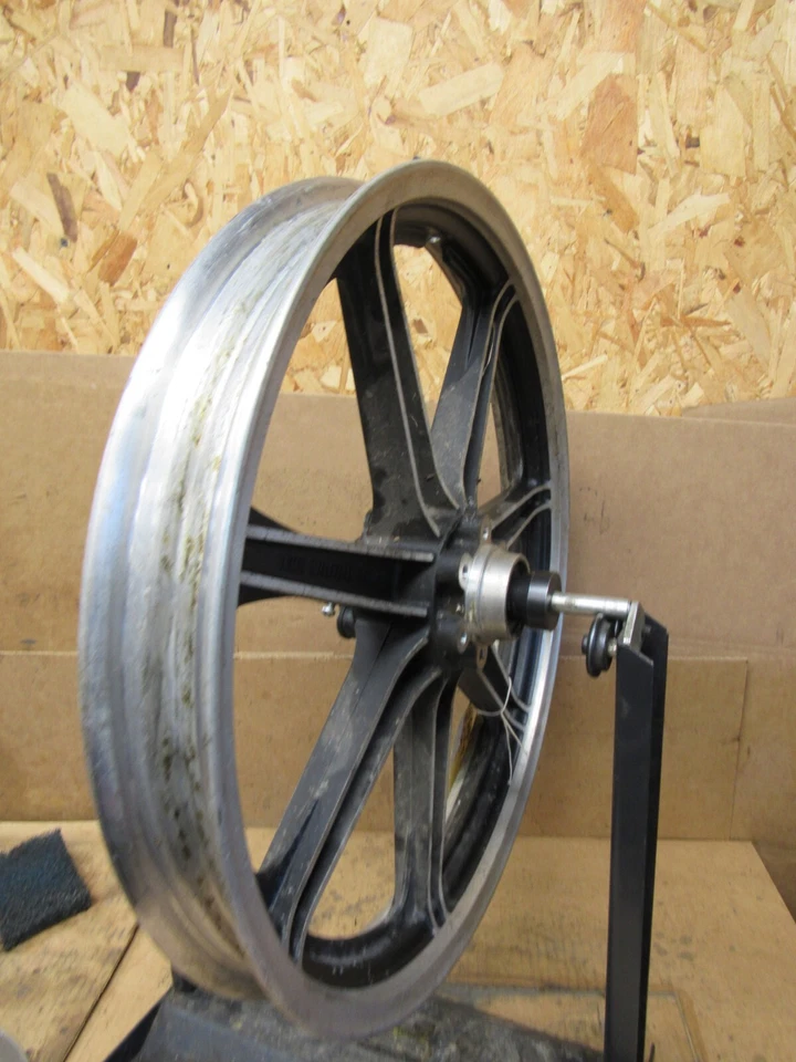 Llanta delantera Yamaha XS500 1978 DOHC Foto 3 de 4