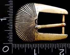 LL04148 VINTAGE 1990  INTRICATE LINE DESIGN  TONGUE TYPE BELT BUCKLE