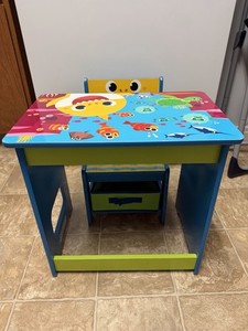 Baby Shark Kids Desk and Chair Set Wood Multicolor Animals Ocean Theme Modern