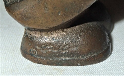 ANTIQUE KU USA BRONZE JAYHAWK TOUCAN BIRD KANSAS UNIVERSITY DESK ART PAPERWEIGHT - Picture 8 of 10