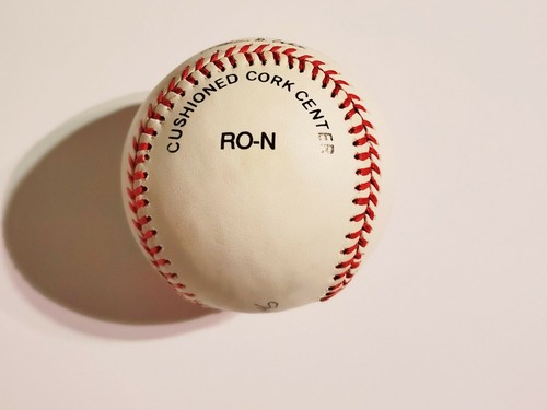 Ernie Banks Hand Signed Official Baseball (Autograph) - 第 3/3 張圖片