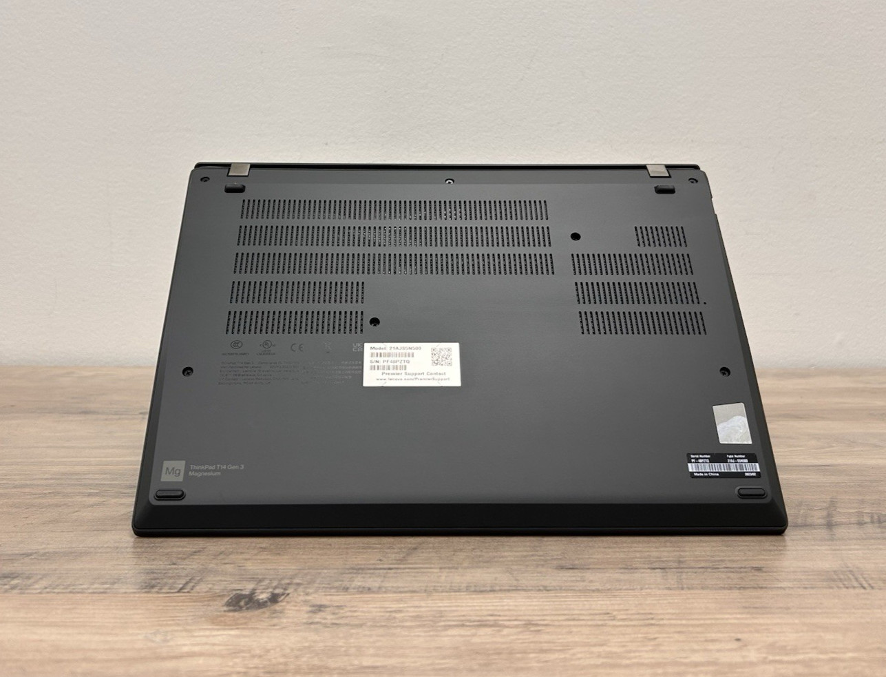 Lenovo ThinkPad T14, 14-Inch Laptop, with Intel Core i5 12th Gen., 500 GB SSD (Solid State Drive), Windows 11 Pro