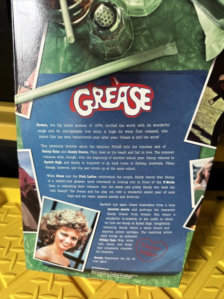 Barbie Sandy Olsson 2004 coleccionista de películas Grease personaje de Olivia Newton John Foto 2 de 4