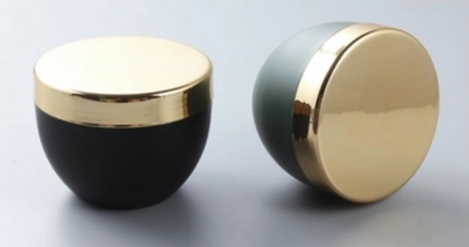 Frascos cosméticos negros mate de lujo con tapa dorada 8 oz (100 unidades) Foto 2 de 3