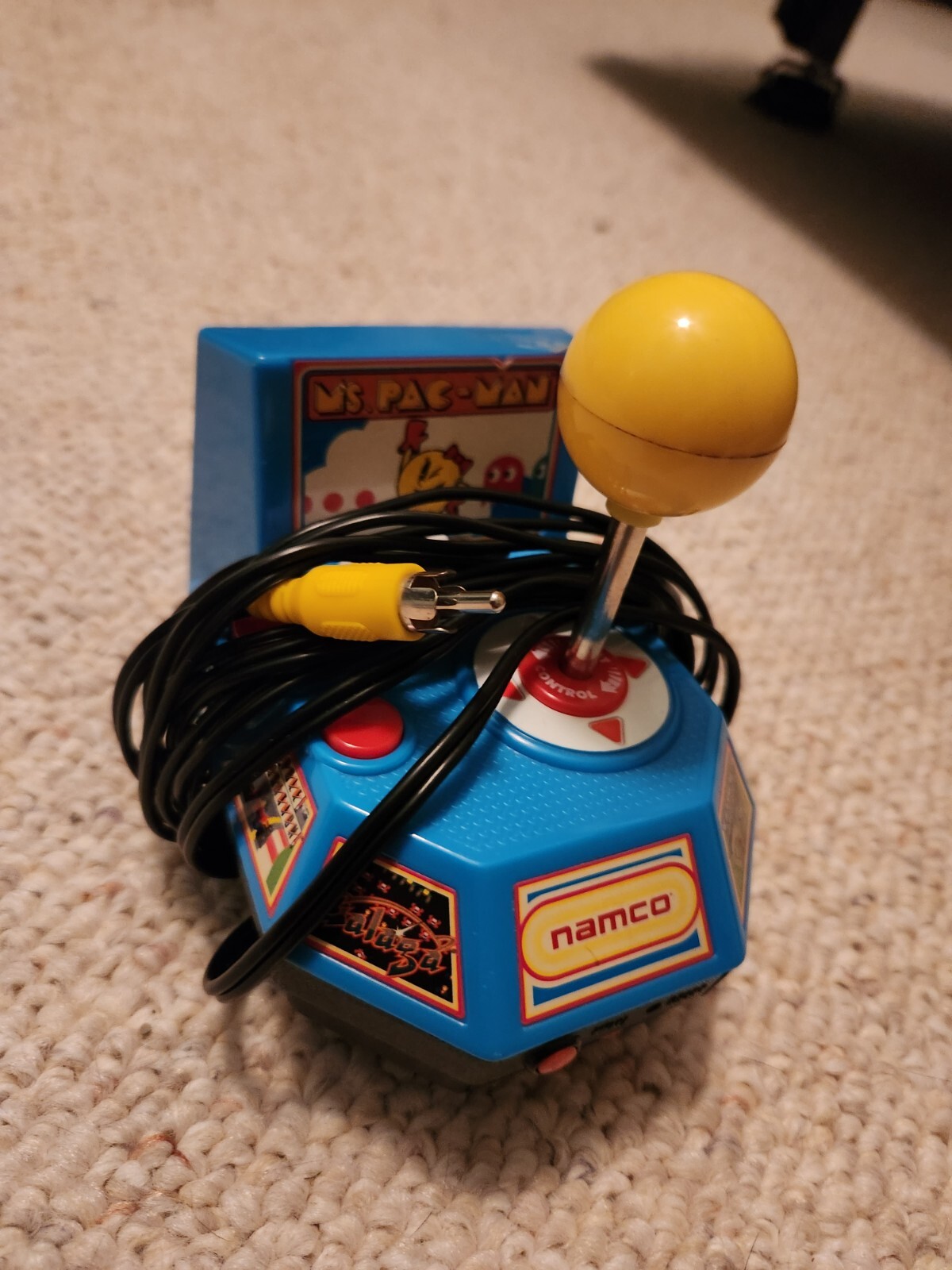Ms. PacMan Namco TV Game 2004 5in1 Plug & Play Joystick Jakks
