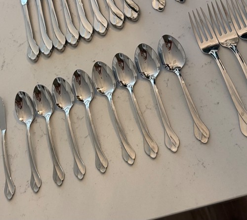 33 Pc Oneida Tribeca Flatware Glossy Stainless Steel Spoons Forks Knives - Picture 3 of 7