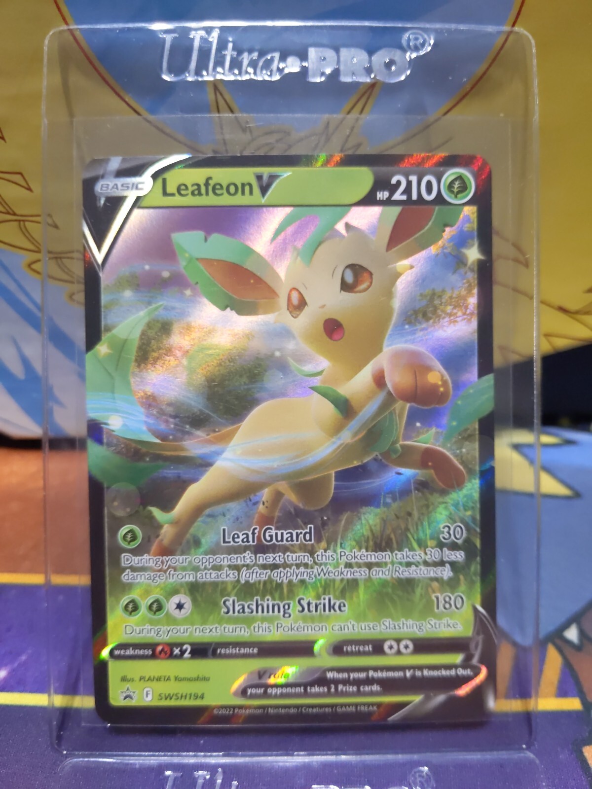 Leafeon V SWSH194 Black Star Promo Ultra Rare Holo Eeveelution Pokémon 2022 NM