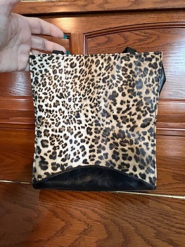 CHRISTIAN ART GIFTS BLACK LEATHER & LEOPARD DESIGN BIBLE BAG W/3 POCKETS 11x10x3
