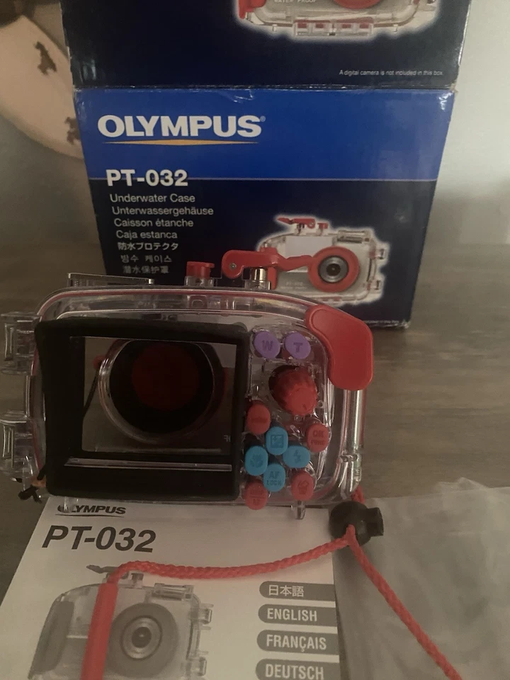 Olympus PT-032 Underwater Camera Case with Strap - Image 2 of 4