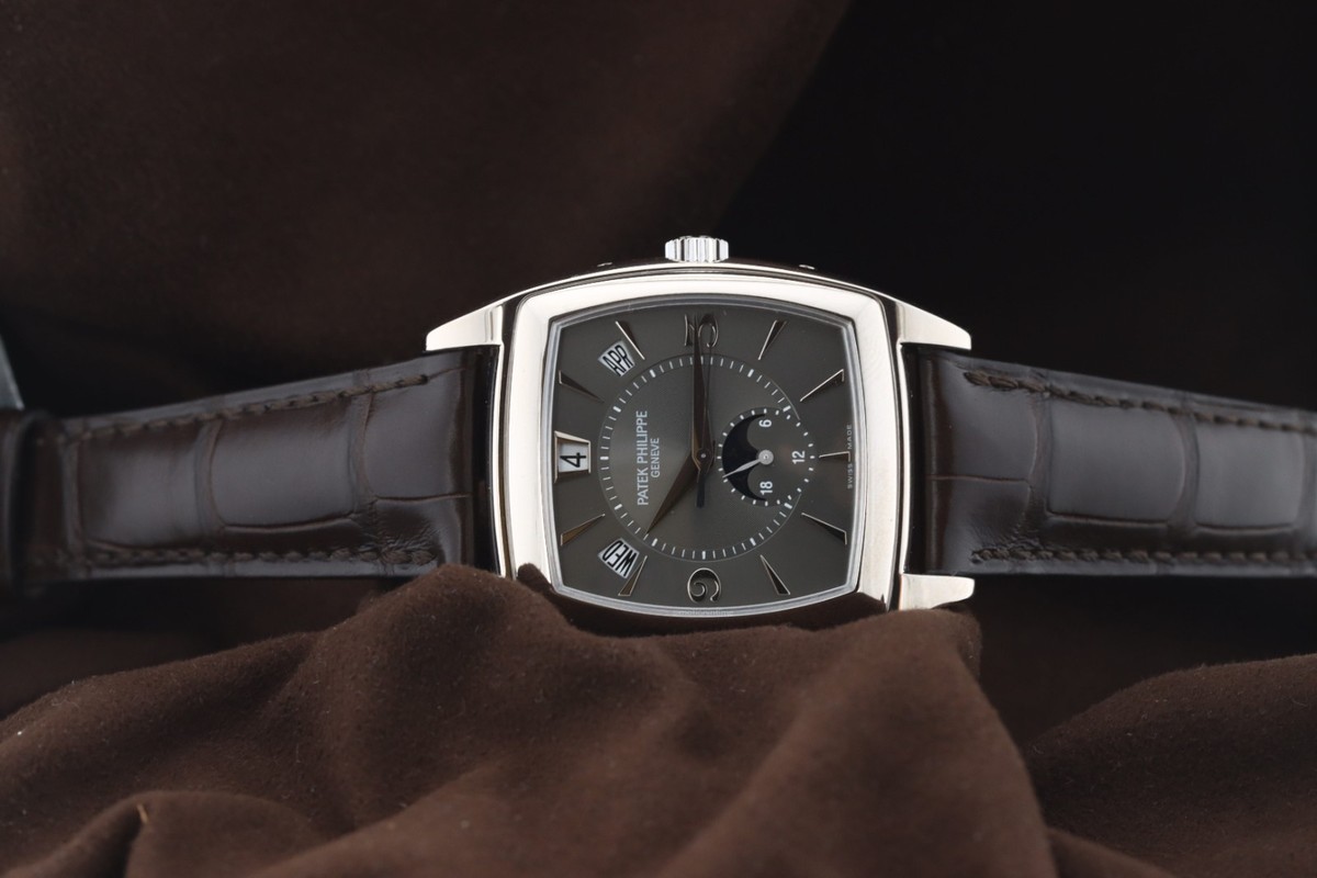 Patek Philippe Gondolo Calendario Annual Calendar 5135G-010 Grey