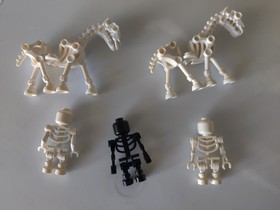 LEGO Castle 7094 Skeleton Minifigures And Horses King's Castle Siege
