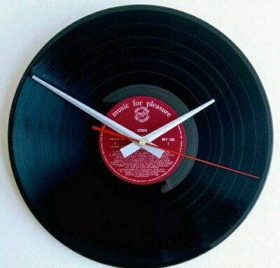 Handgefertigte Uhr auf Vinyl Schallplatte 12'' LP echte Schallplatte rote und silberne Uhrzeiger
