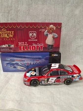 Bill Elliott #9 MUPPET SHOW 25th ANNIVERSARY Chef 2002 Action 1:24 Diecast Dodge
