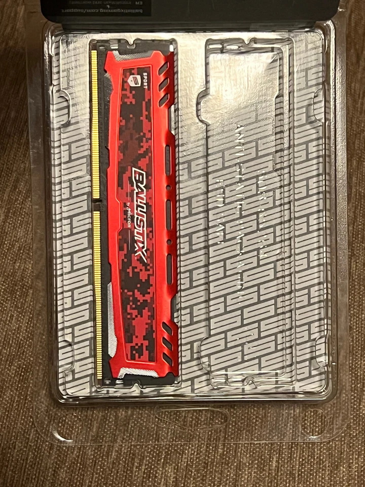 Ballistix BLS4G4D240FSE Sport PC4-24000 288-Pin 1x 4GB DDR4 RAM - Red - Image 2 of 2