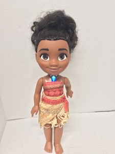 muñeca de moana que canta