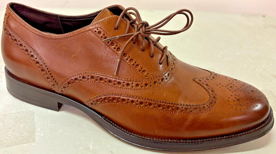 Cole Haan Men display picture 1