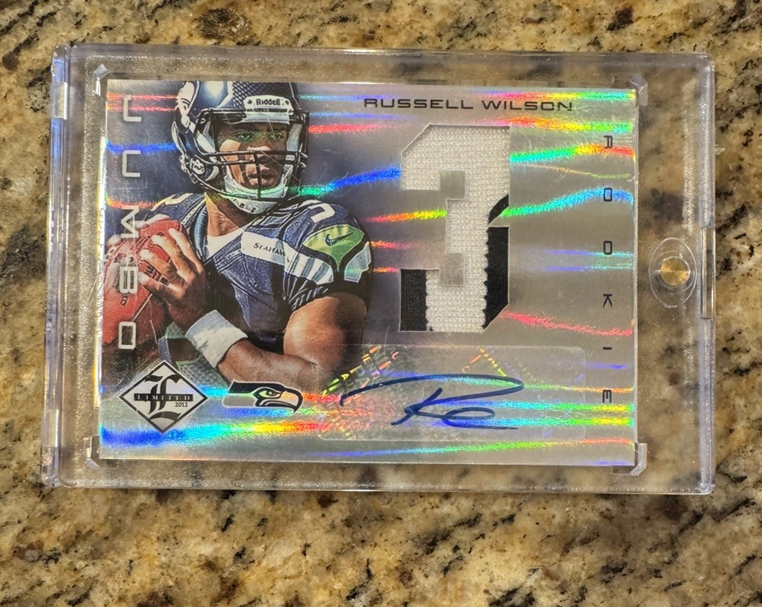 Russell Wilson Panini Limited Rookie Jumbo Jersey Number #25 Autograph
