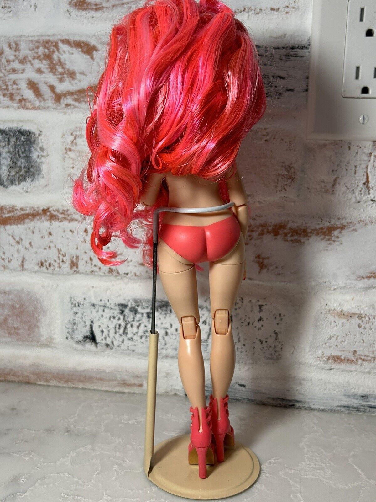 Rainbow High Series 5 Priscilla Perez Articulated Fashion Doll Pink Hair Clothes