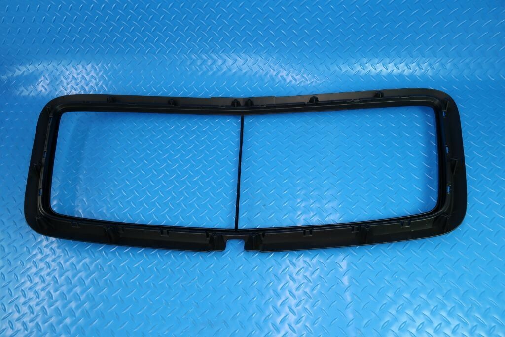 Bentley Bentayga front black grille trim #11122