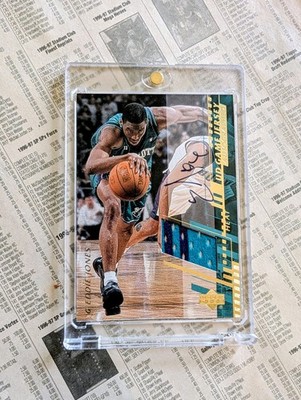 2000-01 Upper Deck - Ud Game Jersey Eddie Jones #EJ-H Hobby Autographs (AU, MEM)