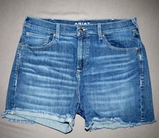 ARIAT Medium Wash Stretch High Rise Boyfriend Denim Shorts Women's 32