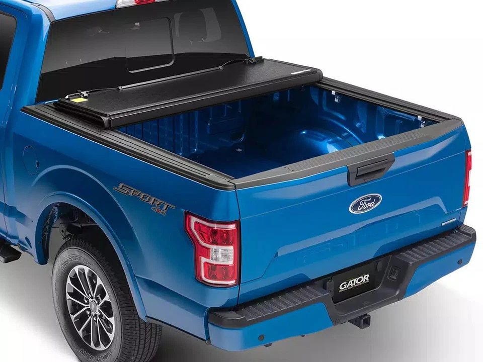 Gator EFX Hard Tri-Fold Tonneau Cover Fits 2021-2023 Ford F-150 5'7" Bed Foto 3 de 4