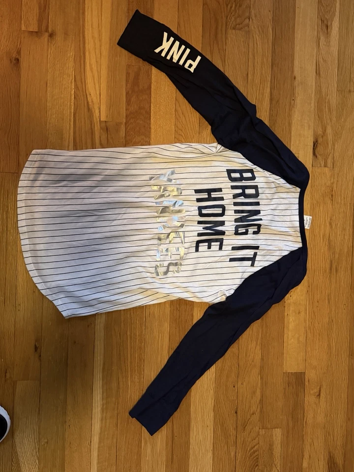 Camisa rosa para mujer Yankees mediana Foto 3 de 3