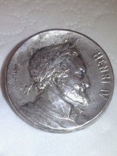 Rare très beau bouton Henri IV argenté fin XIXe