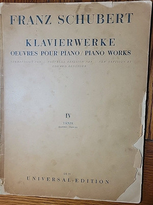 Franz Schubert Piano Works Vol. 4  Dances Universal-Edition UE # 33