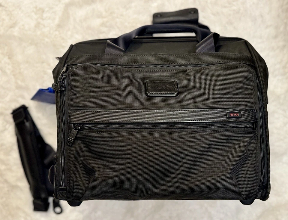 Tumi 22126 Alpha 2 oft Carry-On Unisex Duffel Bag - Black - Image 2 of 4