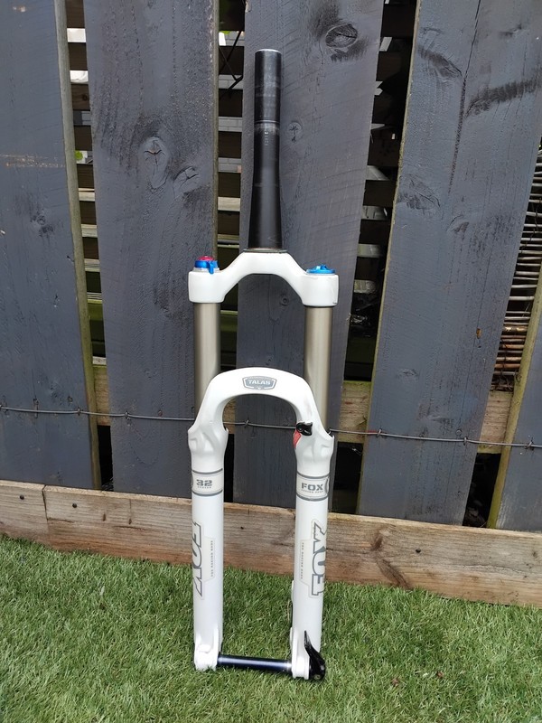 fox 32 26in tapered bike forks