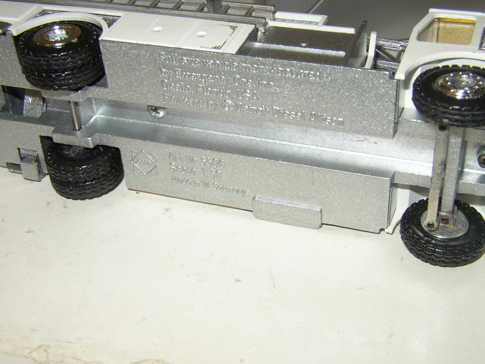 Conrad 5506 Fire Engine White Aerial Ladder Truck Die-cast West Germany 1:50 - Image 4 of 4