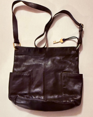 Fossil Black Leather Crossbody Bag Key Charm Zip Pockets Everyday