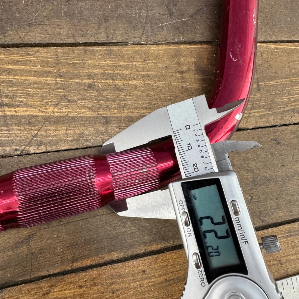 Manillar BMX Vintage Rojo Doble Abrazadera 1" Centro VBar Old School BMX Años 70 Años 80 Foto 4 de 4