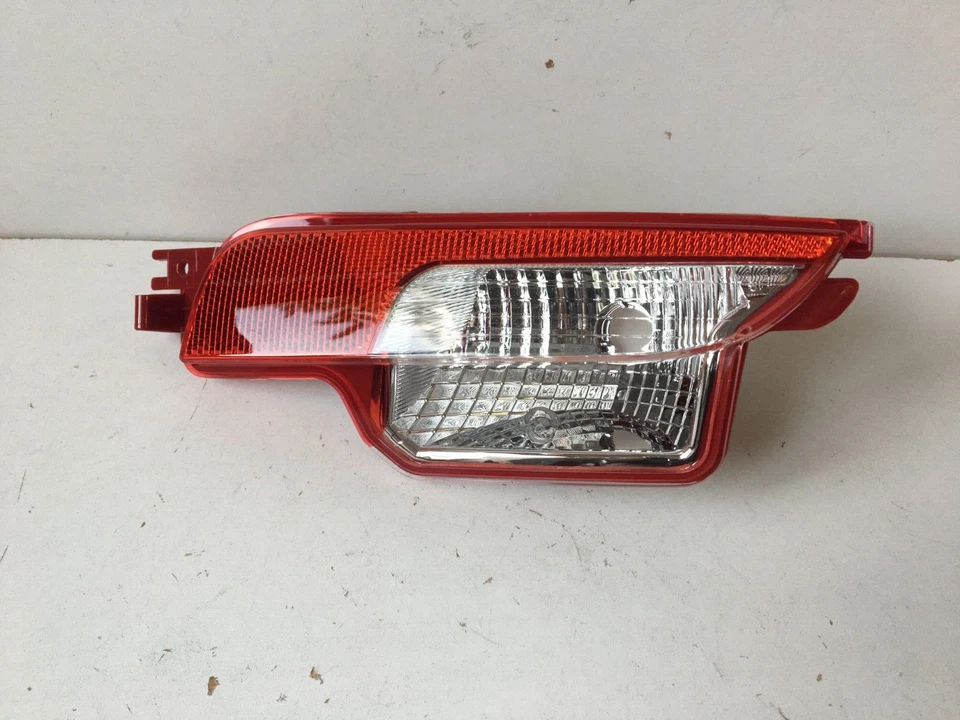 CONJUNTO DE LUZ DE RÉ E REFLETOR FIAT 500 SERVE NO PARA-CHOQUE TRASEIRO 2015-2023 - Imagem 2 de 4