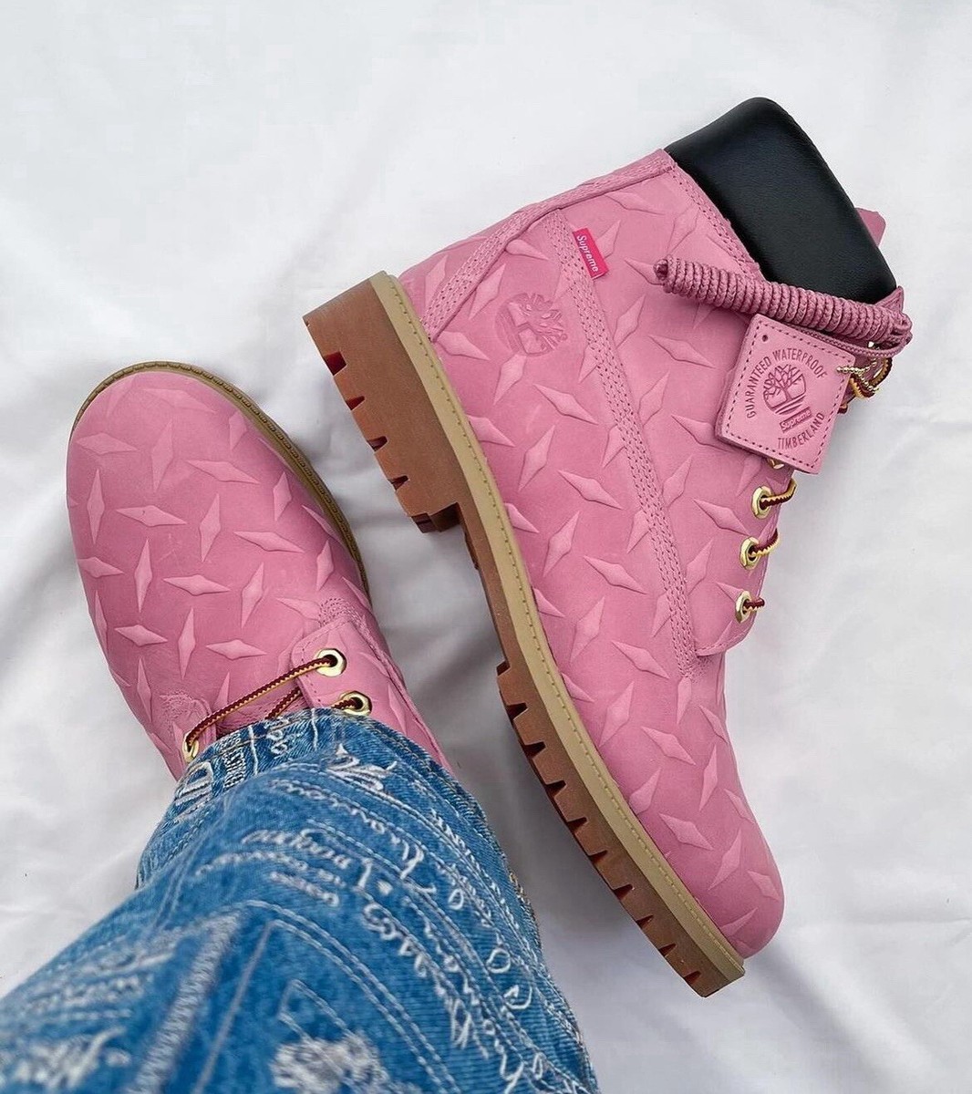 Supreme x Timberland 6” Boot 'Embossed Diamond Plate Pink' Size