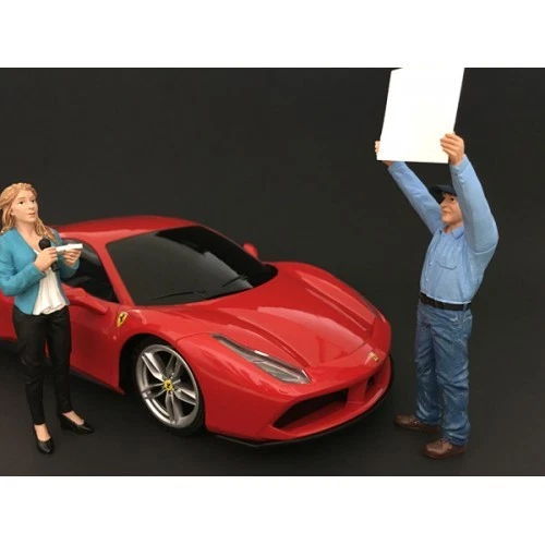 FIGURA II DEL EQUIPO DE CÁMARA CON REFLECTOR A ESCALA 1:18 DE AMERICAN DIORAMA 77428 - Imagen 2 de 2