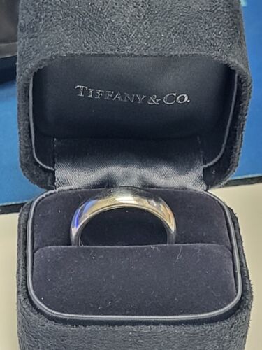 Tiffany & Co. Platinum Tiffany Classic Mens Wedding Band Ring 6mm Size 9 - Foto 1 di 5