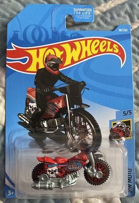 2019 Hot Wheels Tred Shredder Red 38/250 HW Moto #5 FYC70