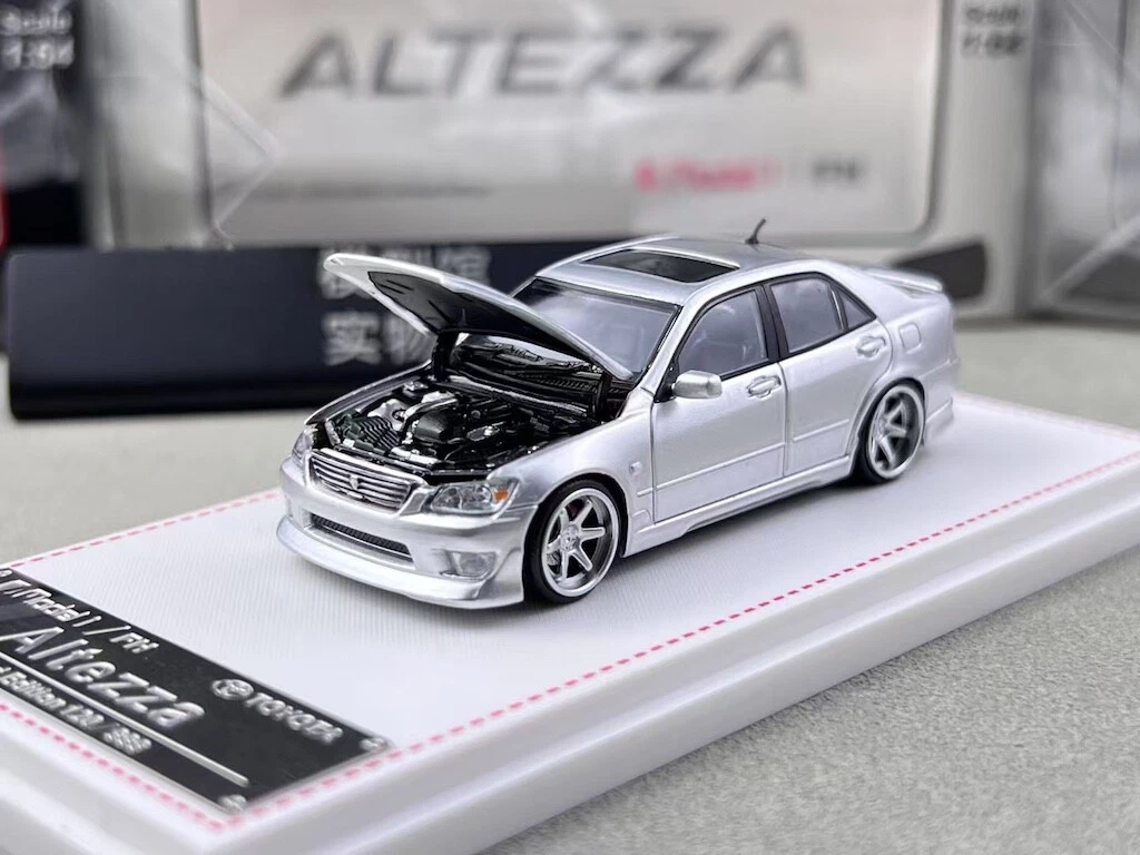 FH 1:64 Silver Altezza RS200 SXE10 Sedan Sports Model FH 1:64 Silver Altezza RS200 SXE10 Sedan Sports Model