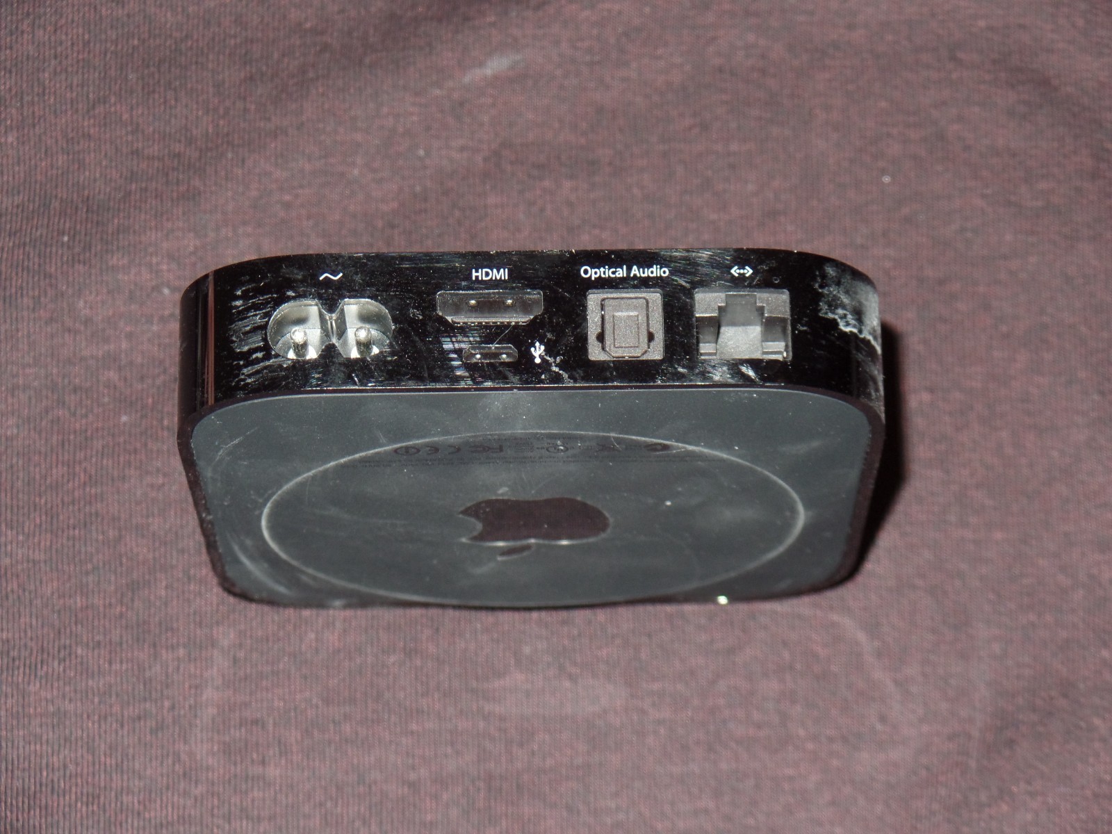 Apple TV 3rd Generation Digital HD 8 GB Streaming Device A1469 w/ BOX + Remote!