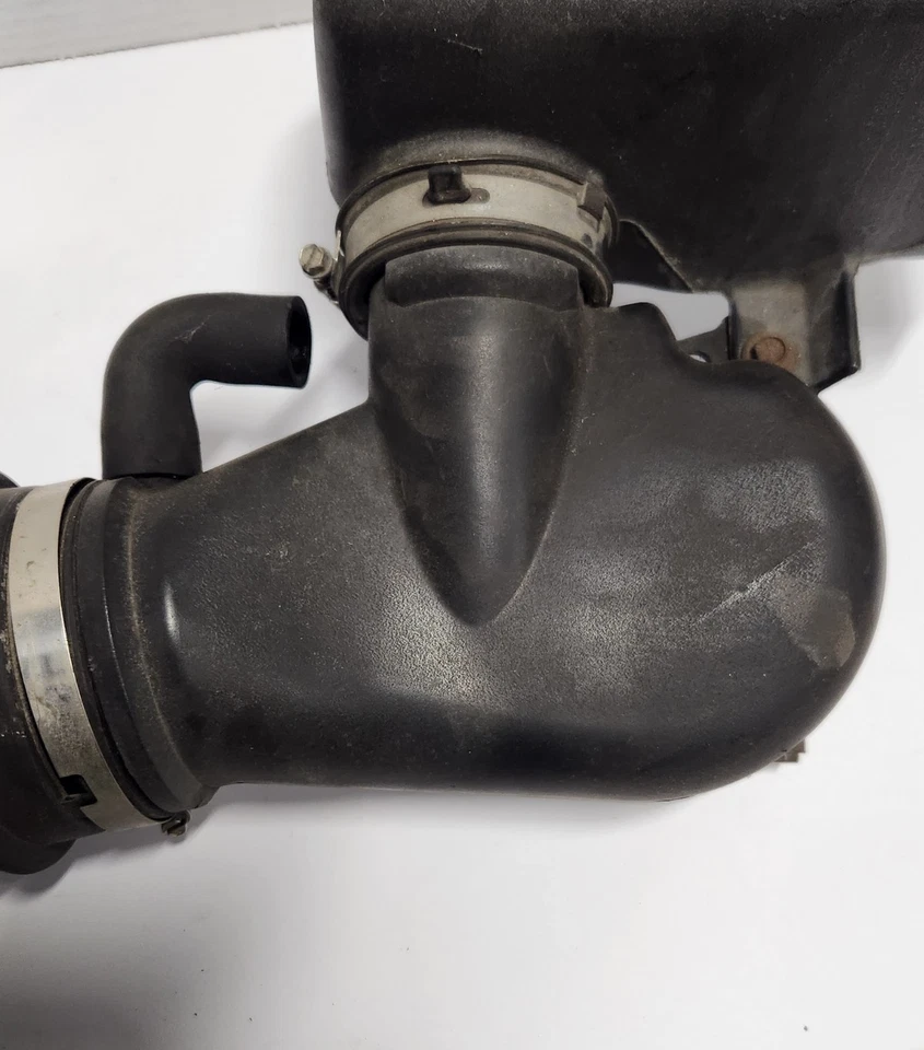 (1995-1998) CHEVY/GMC C/K 1500 V6 4.3 VORTEC OEM AIR BOX INTAKE RESONATOR OEM  - Image 3 of 4