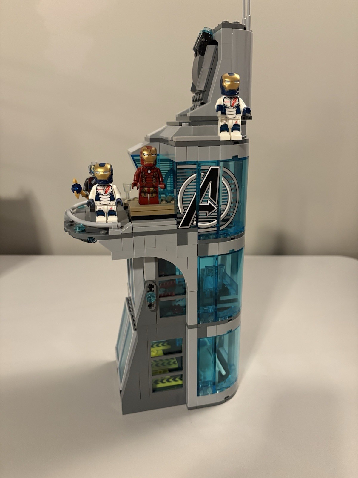 LEGO Marvel Super Heroes Attack On Avengers Tower 76038 todas las piezas más figuras